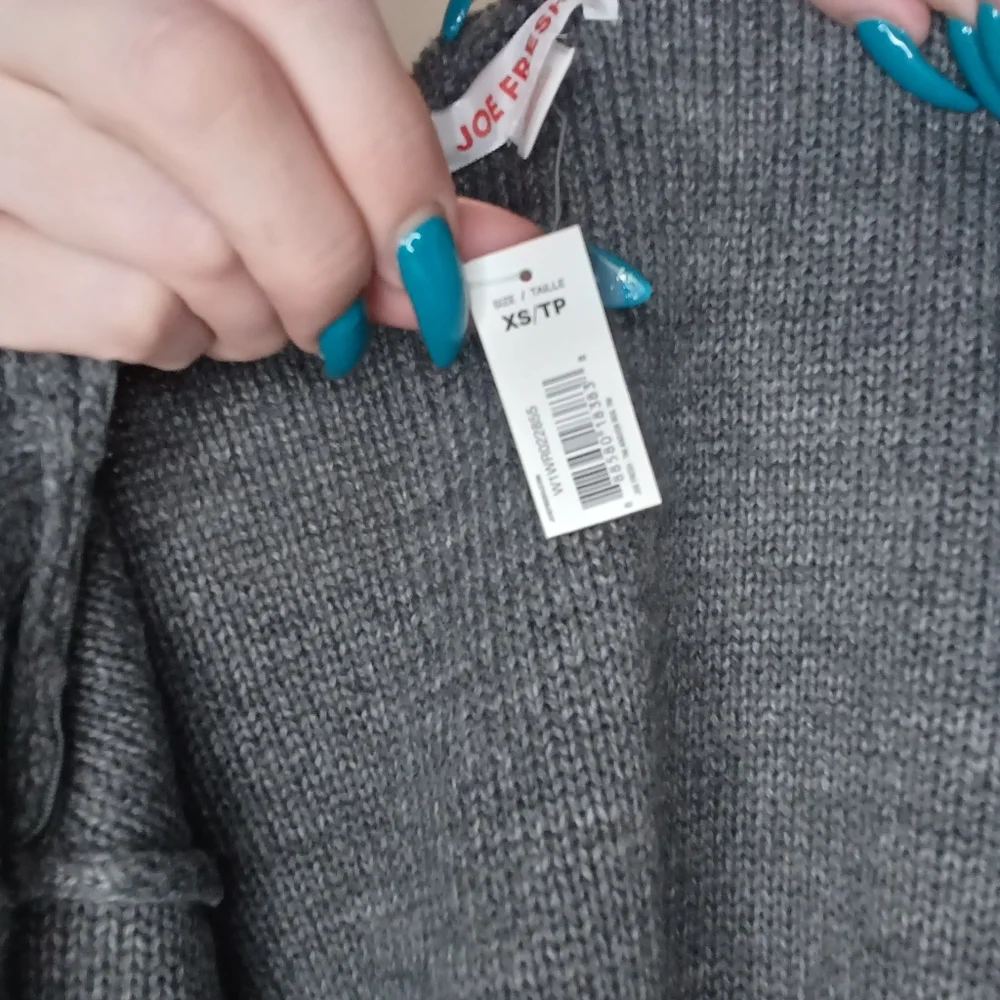 Joe Fresh Gray Knit Sweater. - Picture 5 of 5